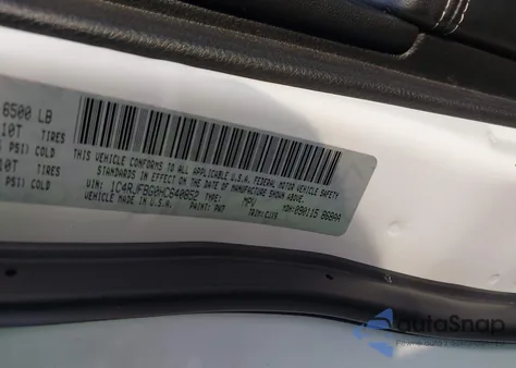 2017 Jeep Grand Cherokee Limited 4X4 from USA, damaged, VIN 1C4RJFBG0HC640852